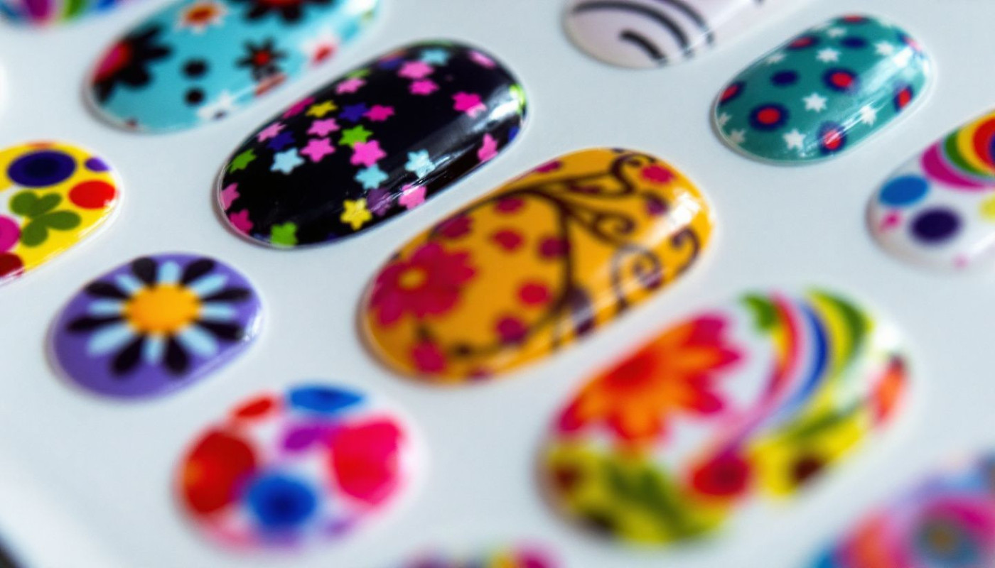 How To Match Your Nail Stickers With Any Outfit?
